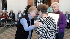 Sr. Gerhardis und Sr. Kunigunde danken im Namen der Schwestern.